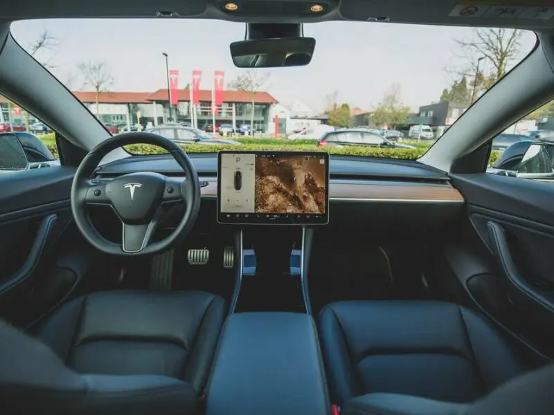 Gaming im Tesla: Alle Infos zum Zocken im Elektroauto