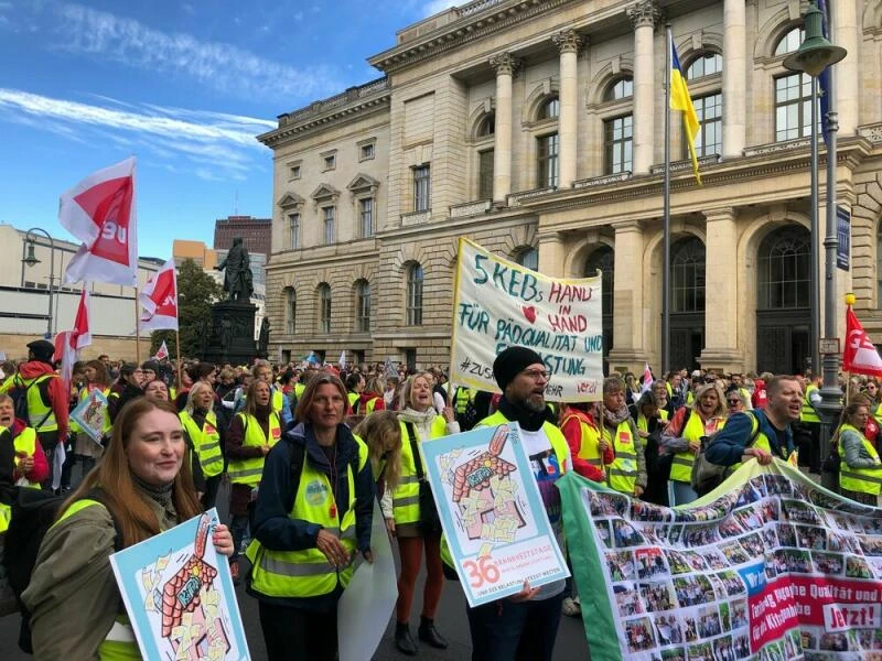 Warnstreik von Verdi und Beschäftigten der Kita-Eigenbetriebe