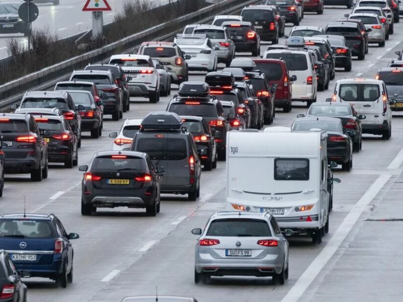 Verkehrswelle zum Wochenende