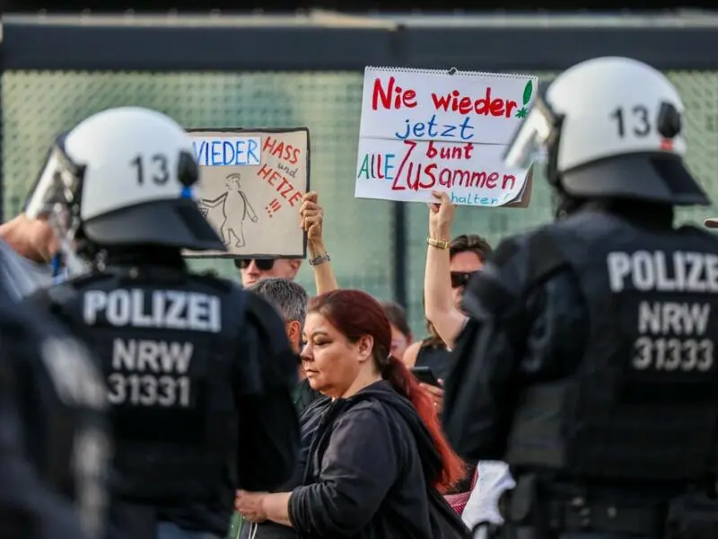 Nach der Messerattacke auf dem Solinger Stadtfest - Demonstration