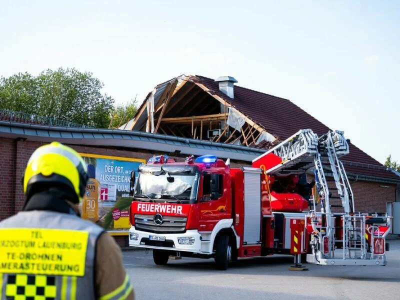 Supermarktdach in Ratzeburg eingestürzt