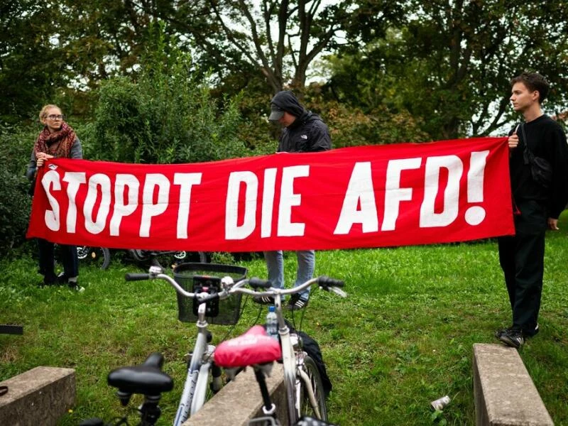 Demonstration vor der Konstituierung des Thüringer Landtags