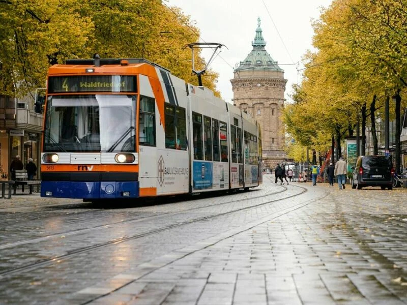 Straßenbahn in der Mannheimer Innenstadt - Symbolbild