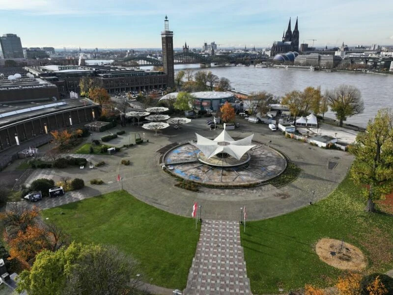 Dom und Tanzbrunnen