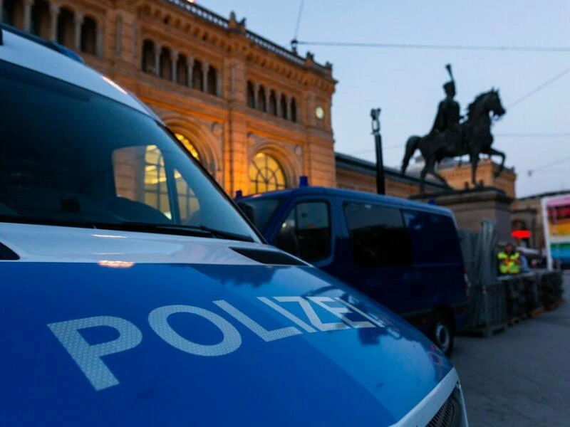 Polizei vor dem Hauptbahnhof - Archiv