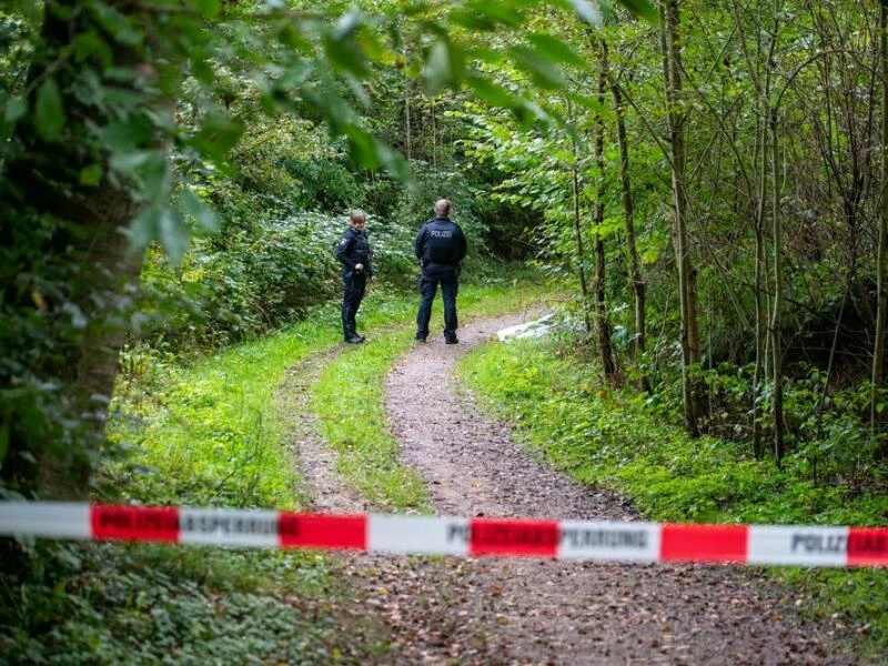 Leiche in Waldstück gefunden