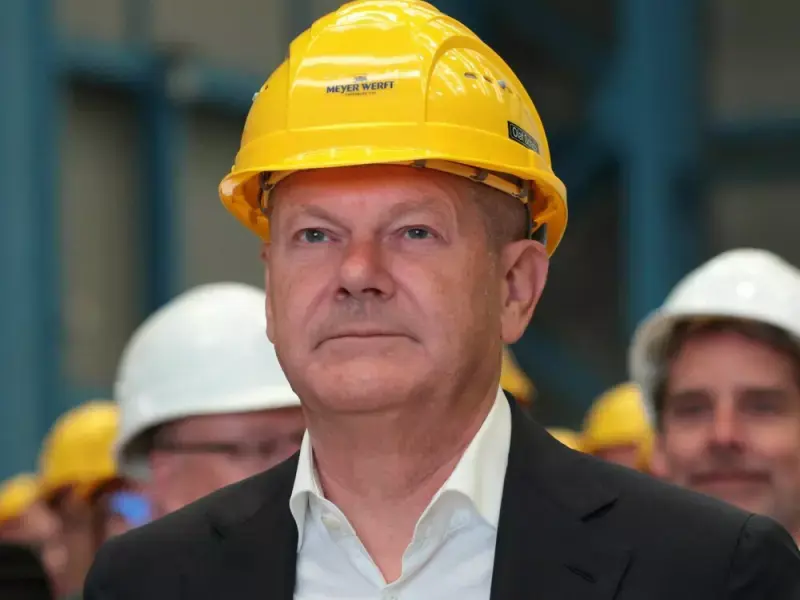 Bundeskanzler Scholz besucht Meyer Werft