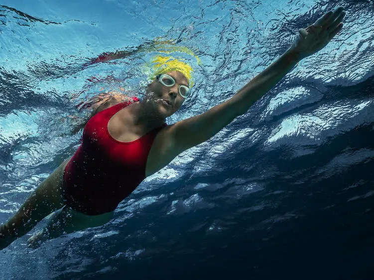 Nyad auf Netflix: Die wahre Geschichte einer umstrittenen Schwimmerin