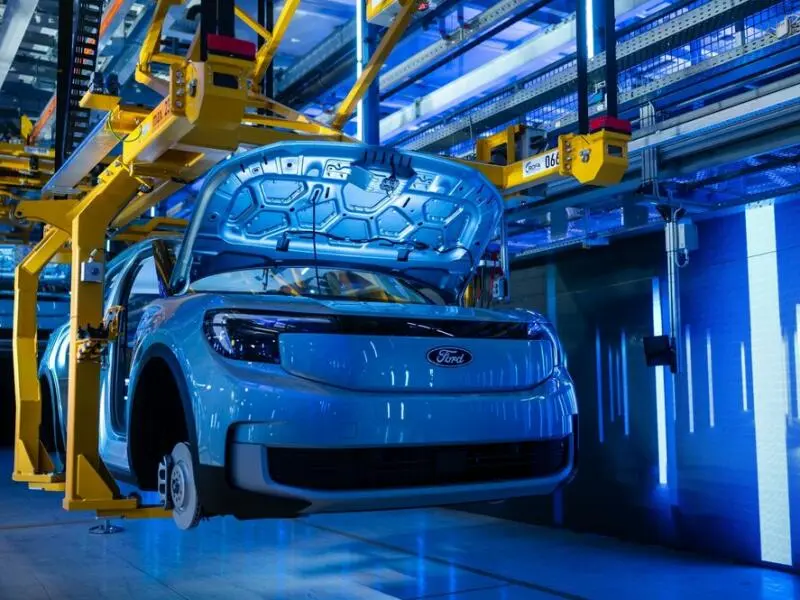 Ford Europa startet Serienproduktion seines ersten Elektroautos