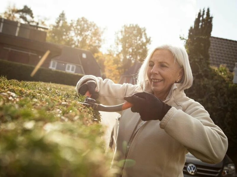 Im Garten braucht man im Herbst warme Kleiduhg