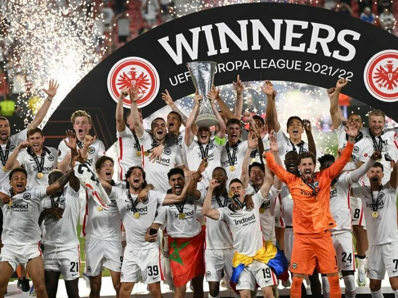 Eintracht Frankfurt nach dem Europapokal-Sieg