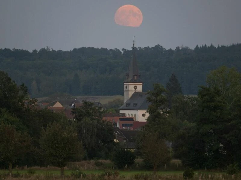 Supermond über Deutschland