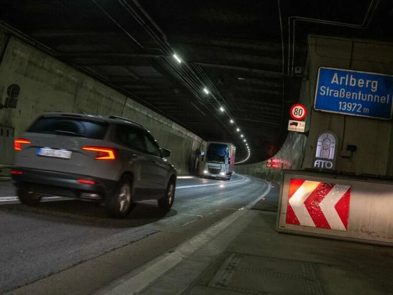 Sperrung des Arlbergtunnels in Österreich