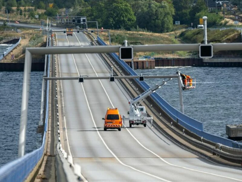 Sperrung der Rügenbrücke wegen Brückenprüfung