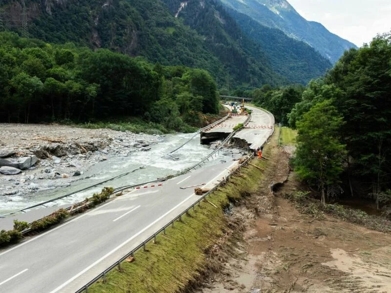 A13 in der Schweiz wieder hergestellt