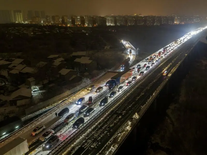 Schnee stört den Reiseverkehr zum Neujahrsfest in China