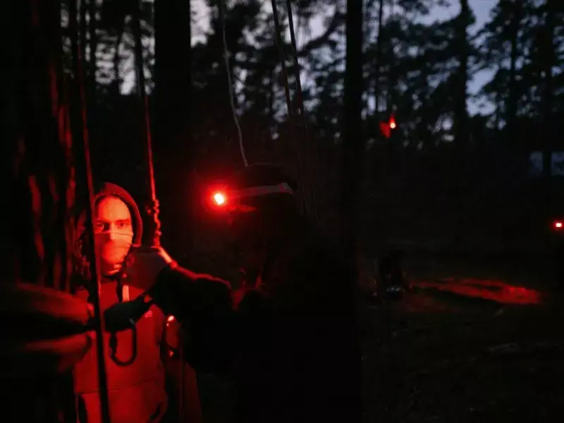 Aktivisten besetzen Waldstück bei Tesla-Werk in Grünheide