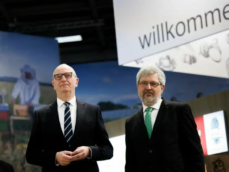 Ministerpräsident Woidke (l.) und Landwirtschaftsminister Vogel