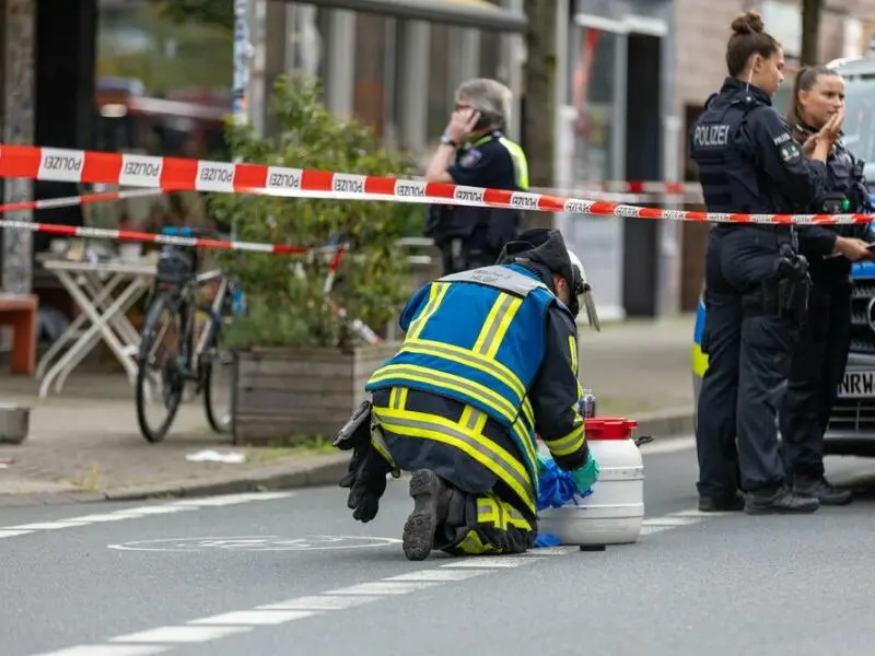 Mehrere Personen in Bochumer Café verletzt