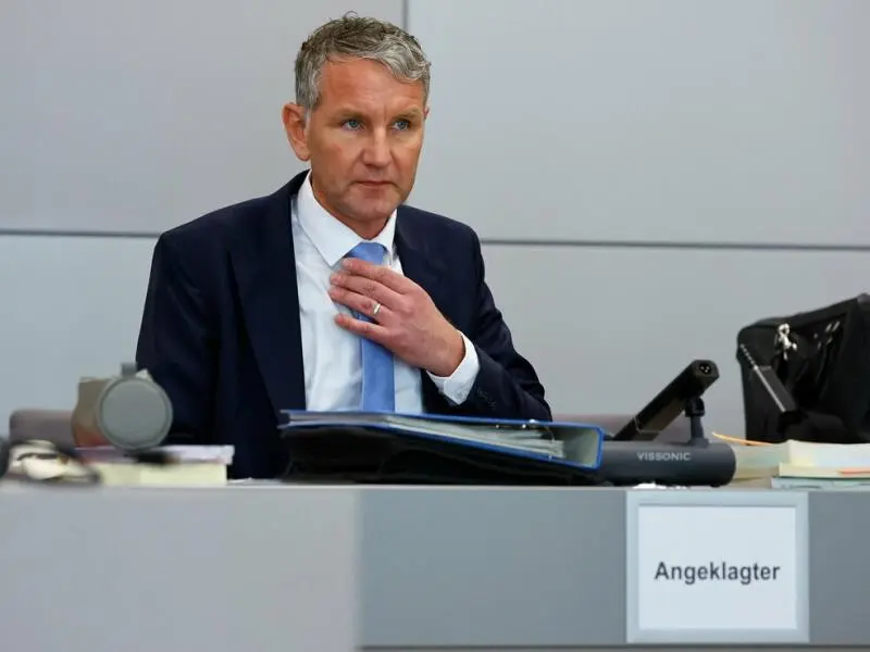 Prozessbeginn gegen AfD-Politiker Höcke in Halle