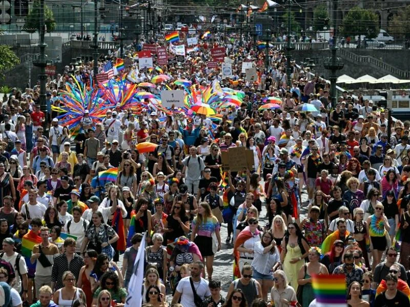 Zehntausende beim Prague Pride Festival 2024