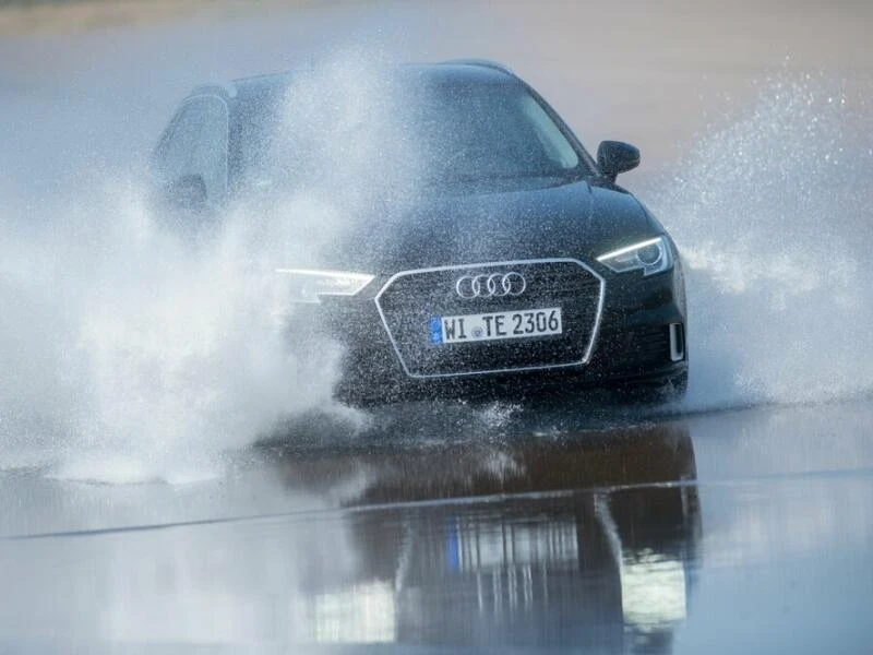 Aquaplaning fahren sicher Regen