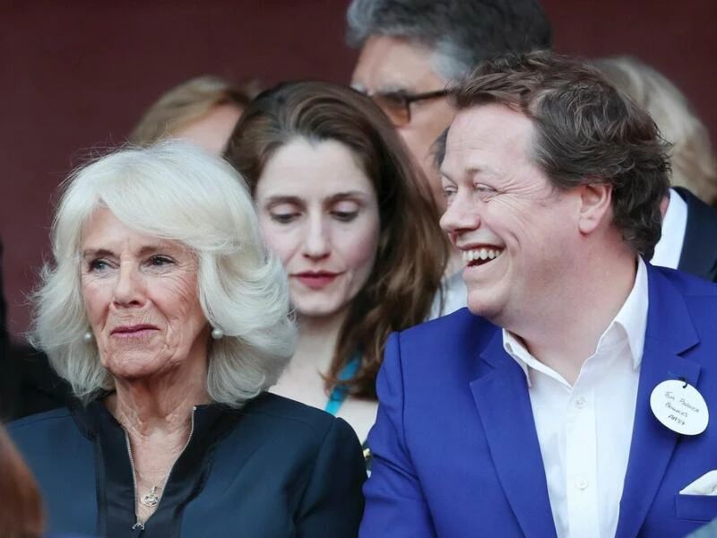 Königin Camilla und Tom Parker Bowles