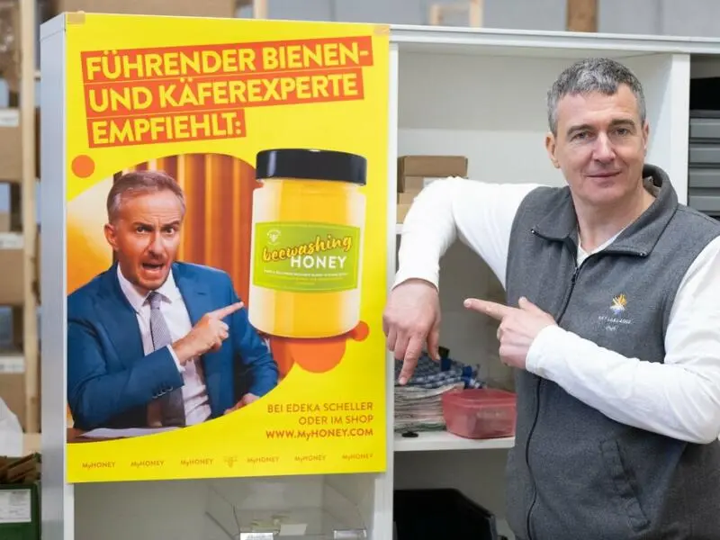 Imker und Böhmermann-Plakat