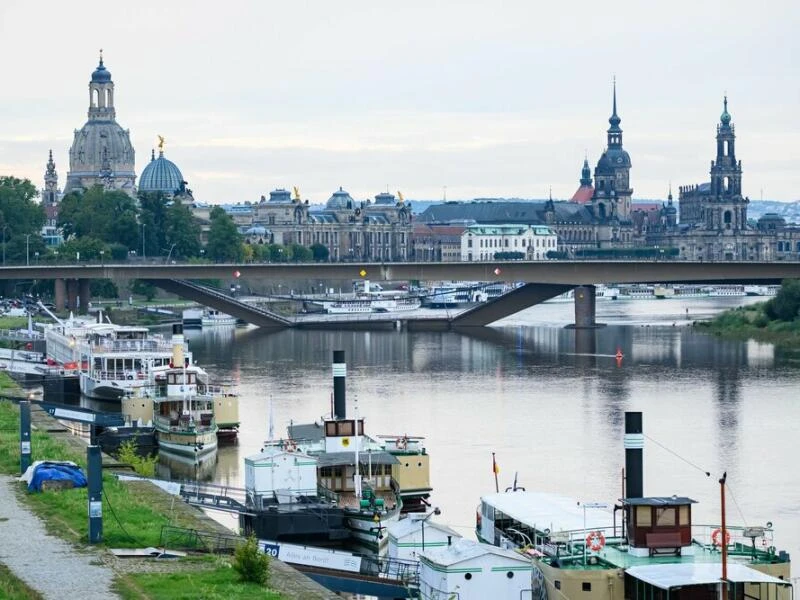 Carolabrücke in Dresden eingestürzt