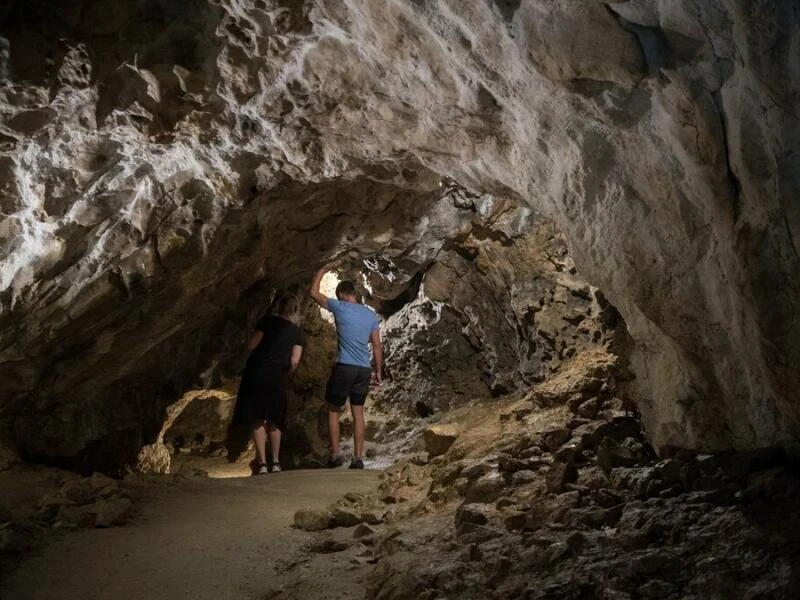 Höhle «Hohle Fels»