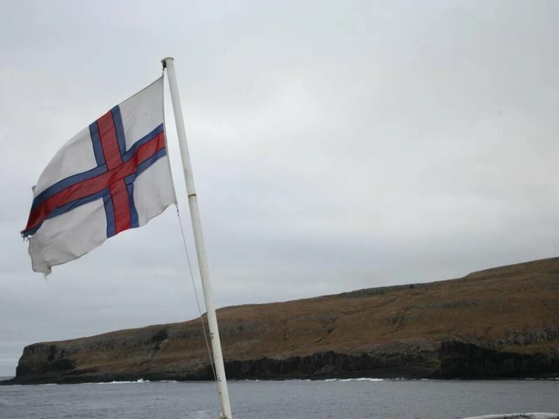 Wikingerschiff auf Weg von Färöer-Inseln nach Norwegen gekentert