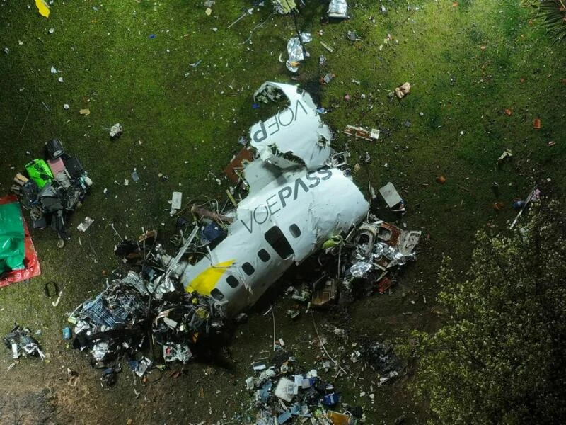 Bergungsarbeiten nach Flugzeugabsturz in Brasilien mit 62 Toten