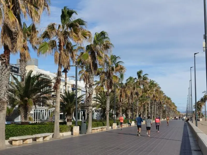 Promenade am Strand El Cabanyal