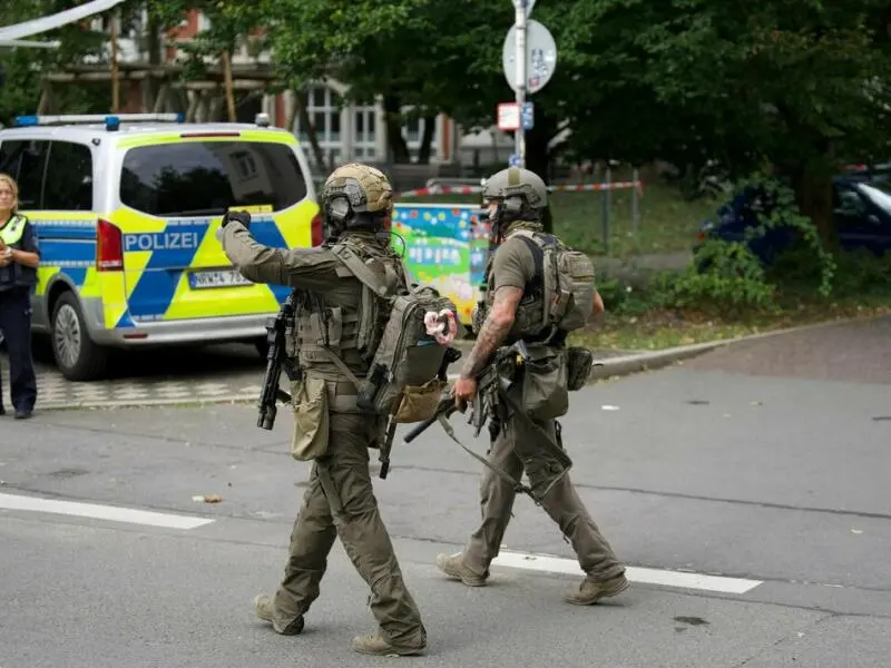 Polizeieinsatz bei Arbeitsagentur in Wuppertal