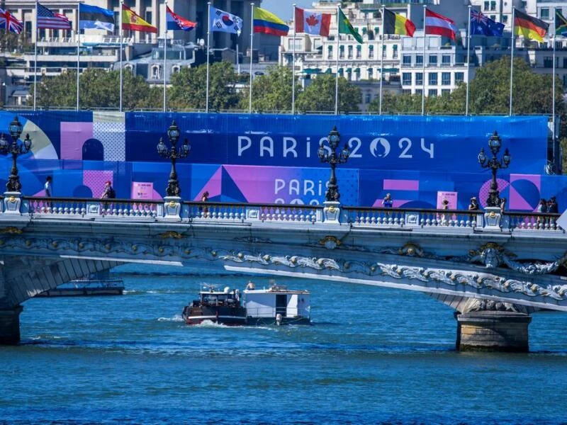 Paris verabschiedet sich von Olympia mit großer Parade