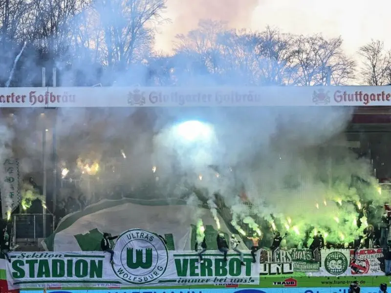 Wolfsburger Fans - Pyrotechnik