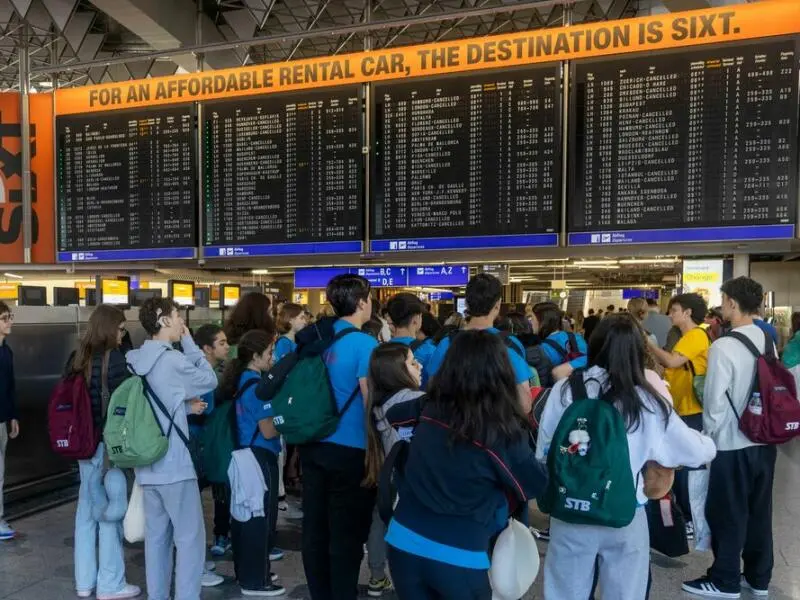 Klimaaktivisten legen Flugverkehr in Frankfurt lahm