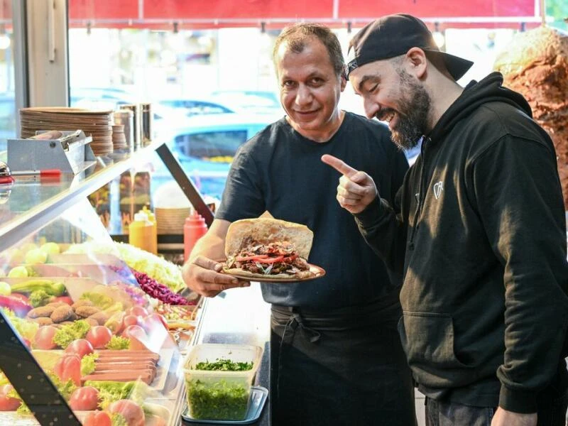 Berliner testet alle U-Bahn-Döner