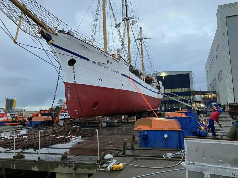 Das Schiff «Großherzogin Elisabeth» in einer Werft