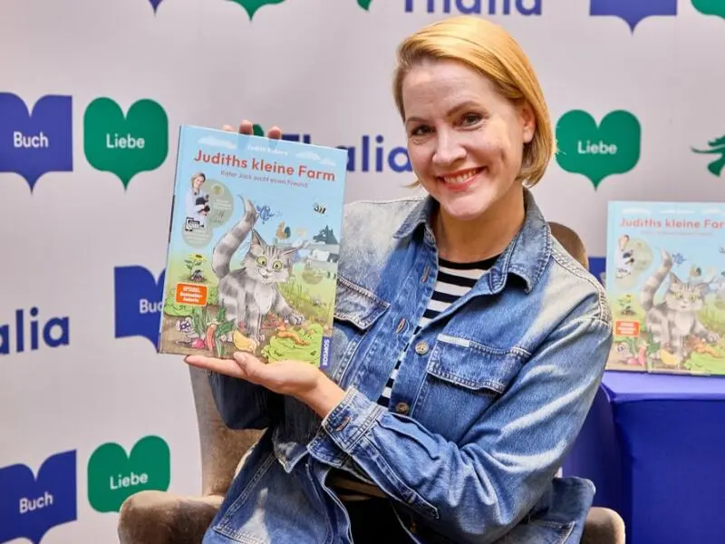 Judith Rakers mit ihrem Kinderbuch