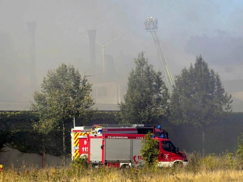 Großbrand in Wunsiedel - Polizei warnt vor giftigem Rauch