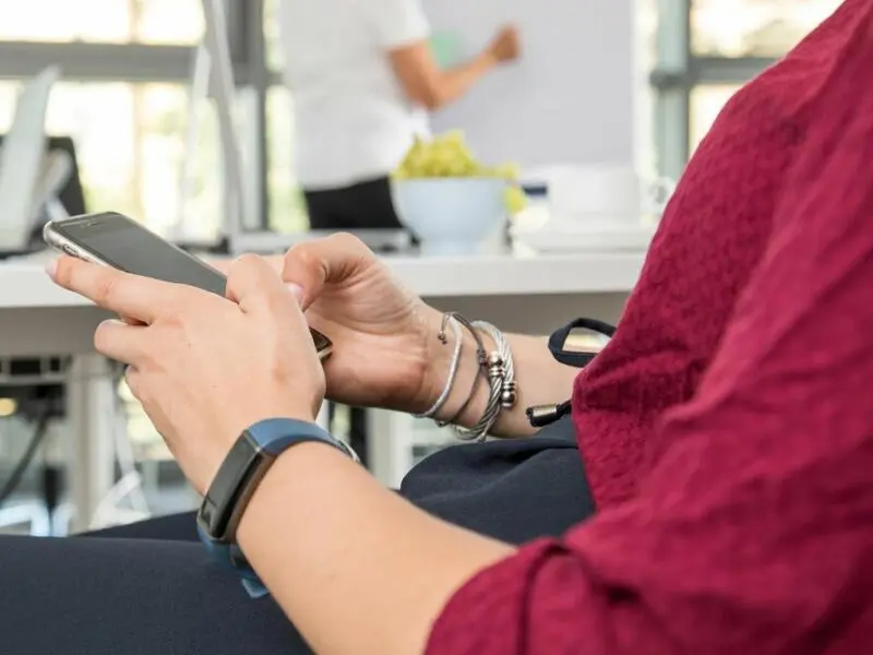 Smartphone-Nutzung im Büro