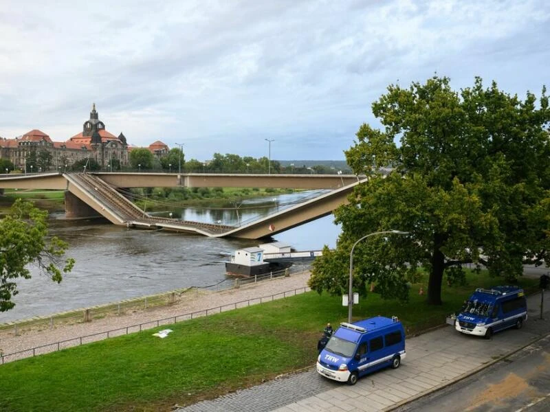 Carolabrücke in Dresden eingestürzt