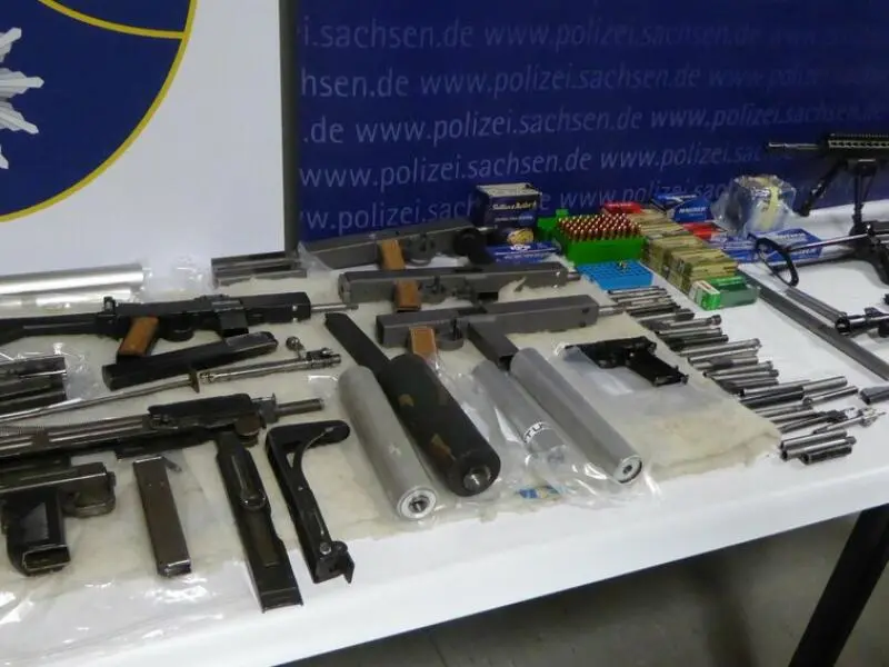 Illegale Waffen bei Wohnungsdurchsuchung in Zwickau gefunden