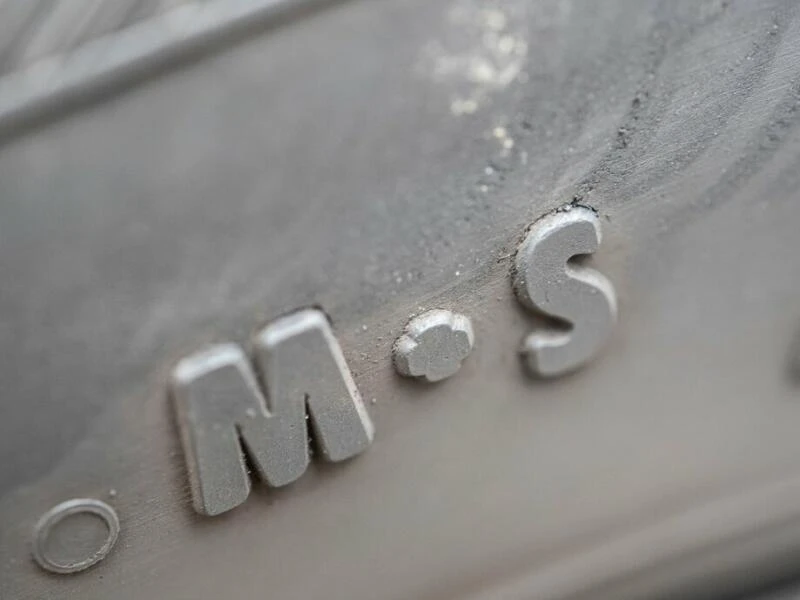 M+S Symbol auf der Flanke eines Winterreifens