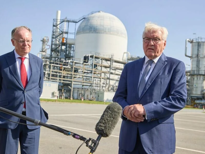 Bundespräsident Steinmeier besucht Unternehmen in Stade