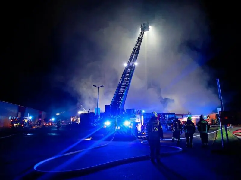 Einkaufsmarkt in Wernigerode in Flammen