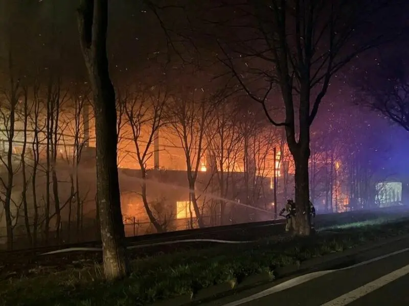Brand in Sägewerk im Kreis Soest
