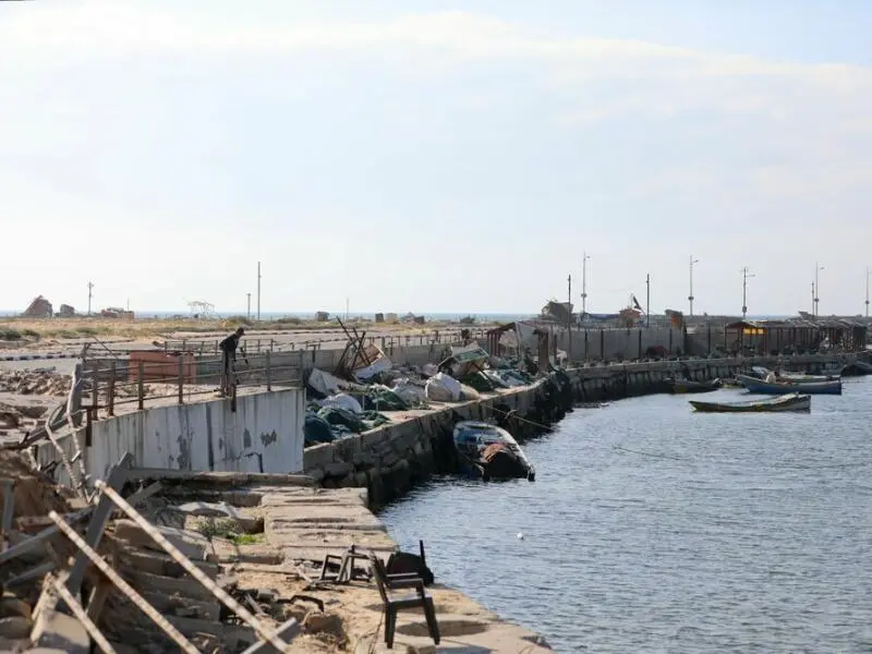 Beschädigter Hafen in Gaza-Stadt