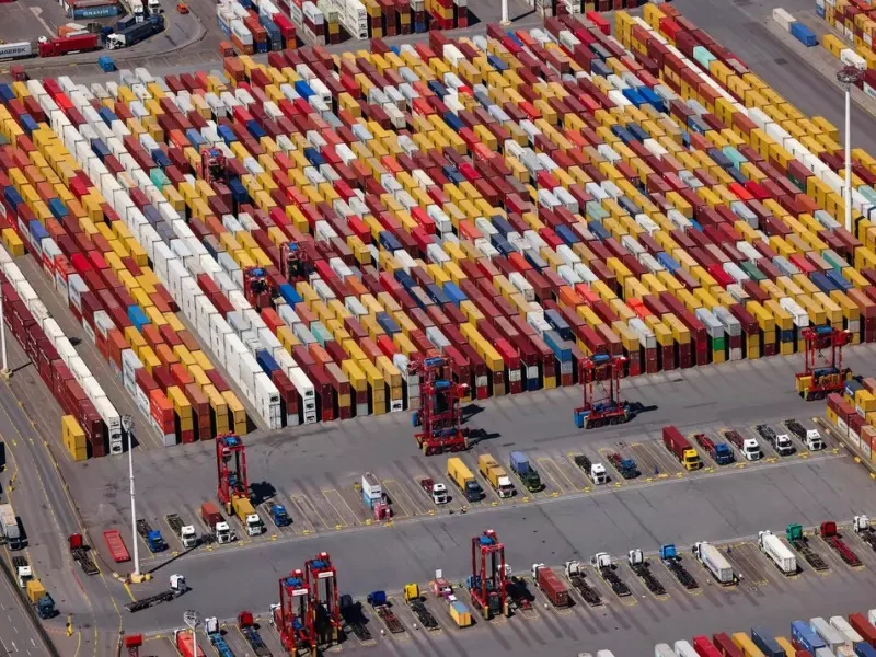 Containerterminal im Hafen Hamburg